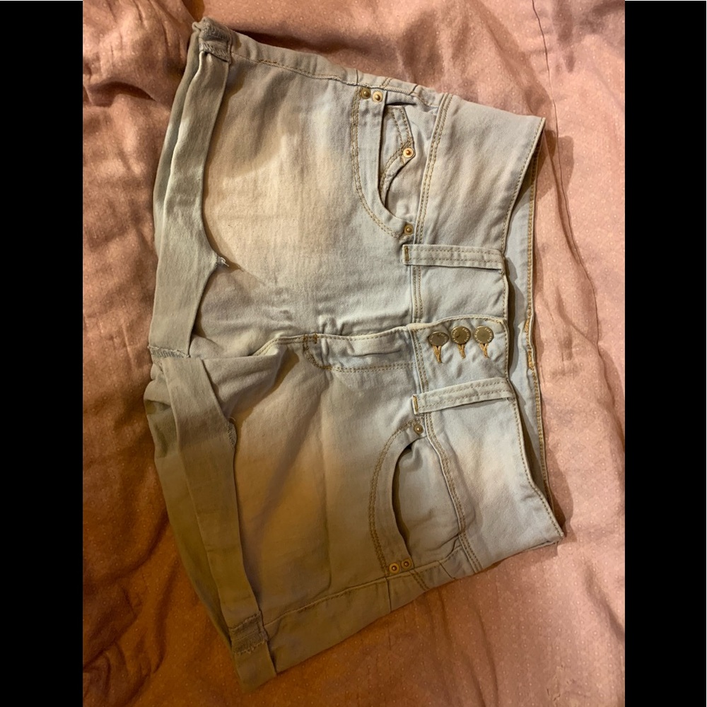 Wanna a better butt ?? Brand ymi shorts size 7/28